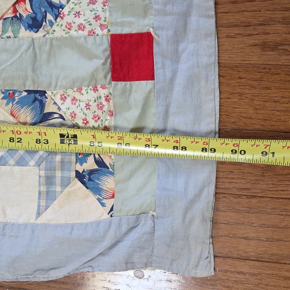 Vintage Patchwork Star Pattern Quilt with Red and Blue Accents 74x89 - Picture 9 of 17